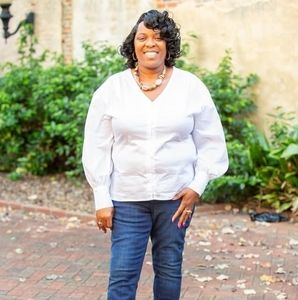 Meet your Posher, Benita